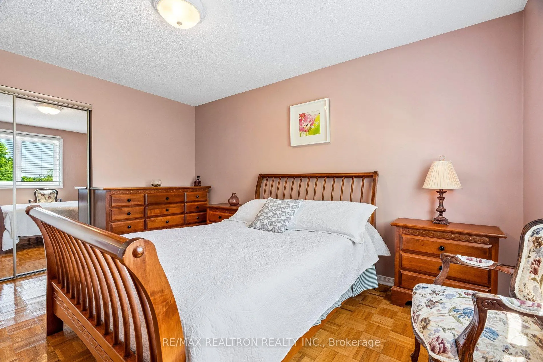 Photo 26 of 102 Swinton Crescent, Vaughan, Lakeview Estates — HOMEH