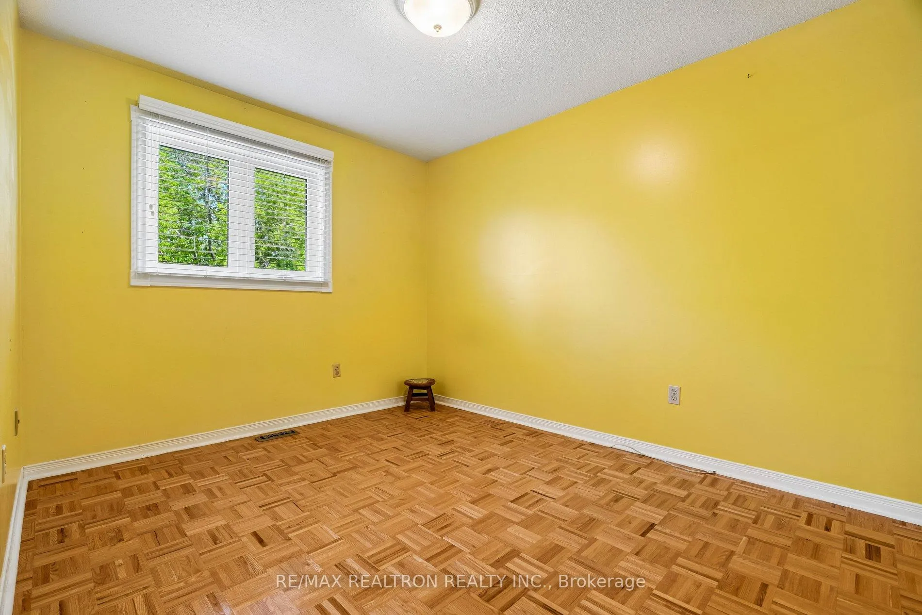 Photo 28 of 102 Swinton Crescent, Vaughan, Lakeview Estates — HOMEH