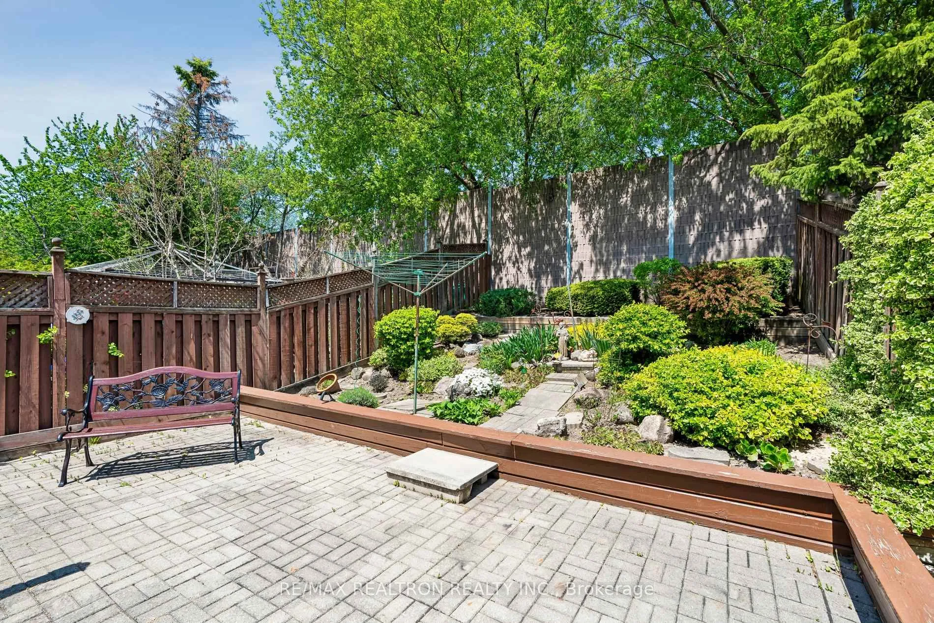 Photo 36 of 102 Swinton Crescent, Vaughan, Lakeview Estates — HOMEH
