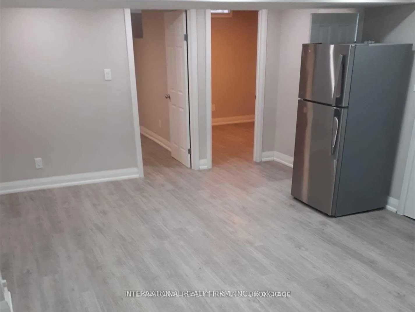 Photo 5 of Unit Lower, 116 Red River Crescent, Scarborough, Rouge — HOMEH