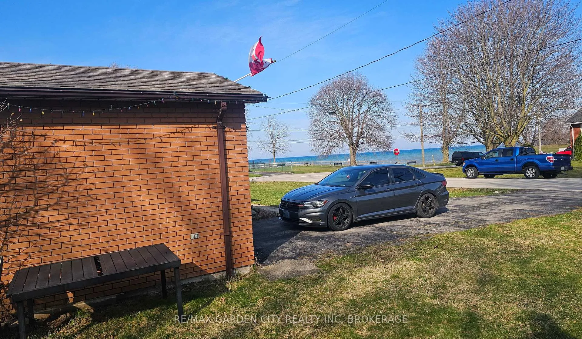 Photo 2 of 49 Whittaker Avenue, Grimsby, Grimsby Beach — HOMEH