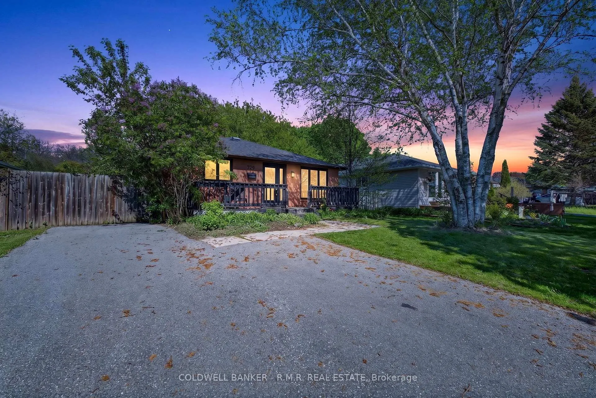 Photo 1 of 729 Downview Crescent, Oshawa, Donevan — HOMEH