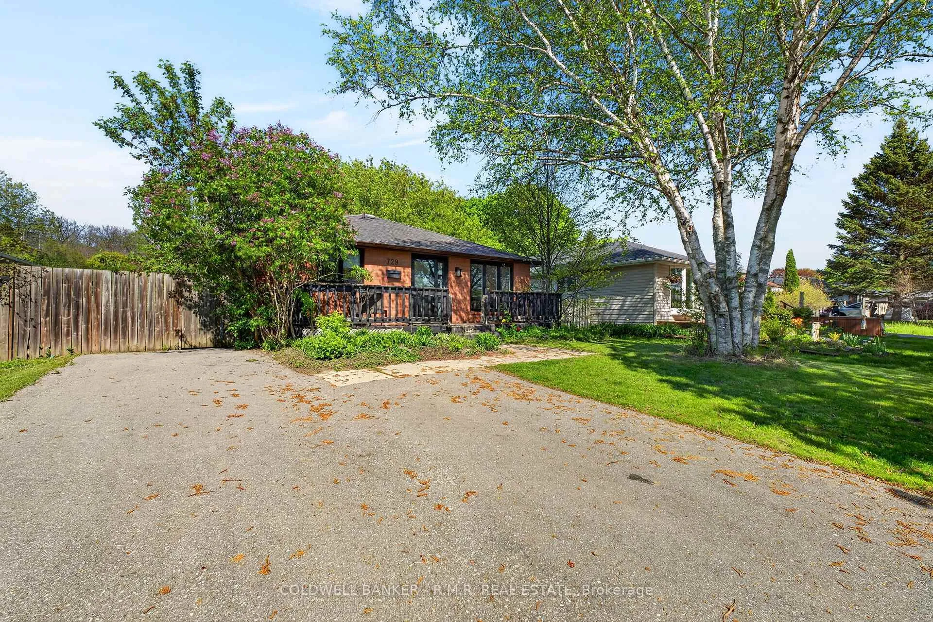 Photo 2 of 729 Downview Crescent, Oshawa, Donevan — HOMEH