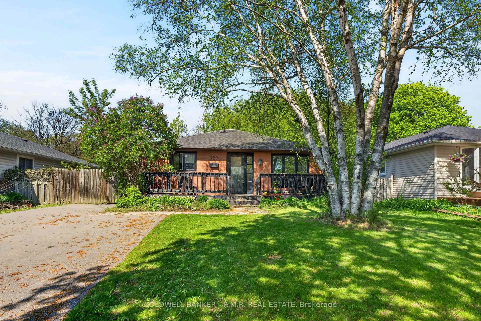 Photo 4 of 729 Downview Crescent, Oshawa, Donevan — HOMEH