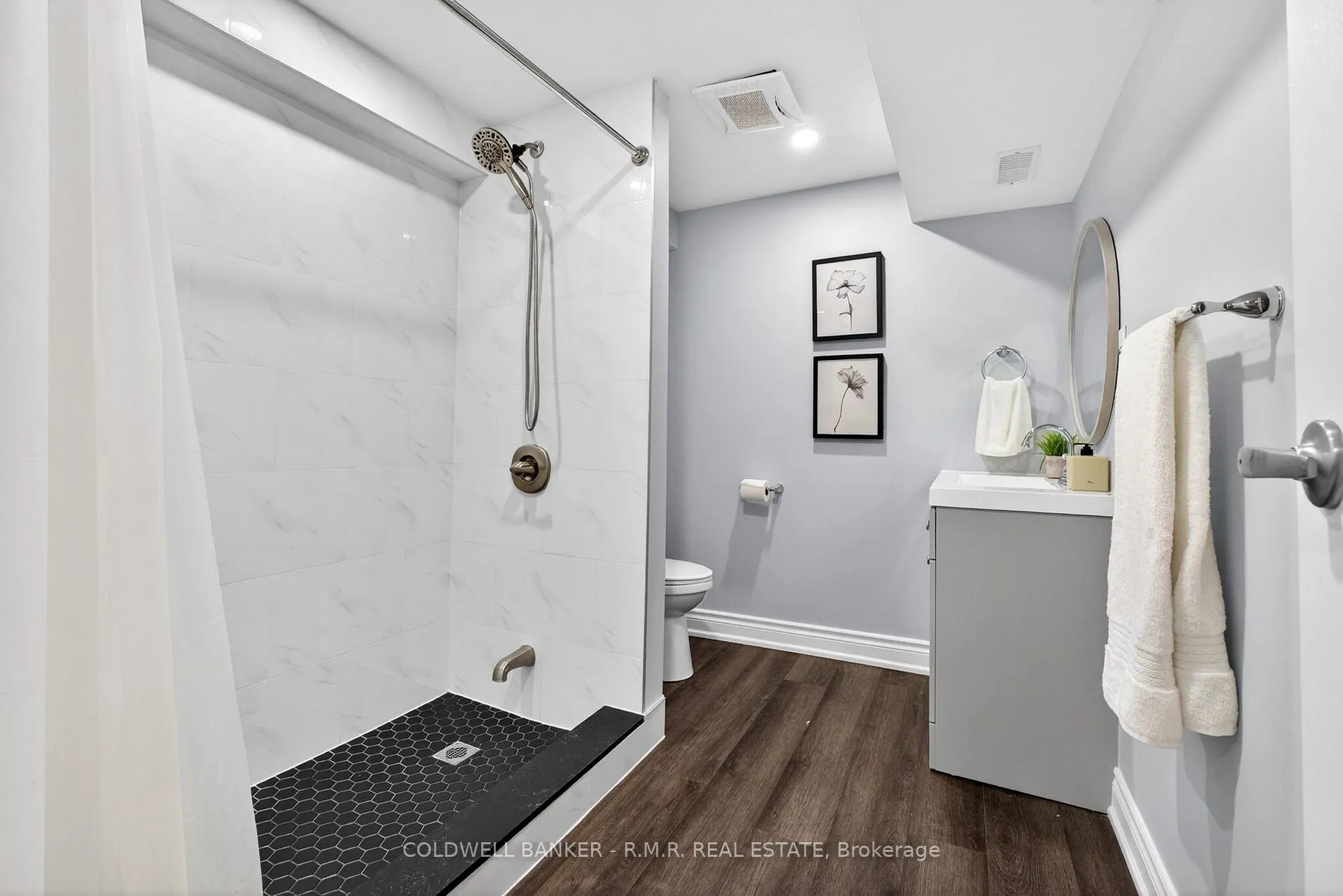 Photo 35 of 729 Downview Crescent, Oshawa, Donevan — HOMEH