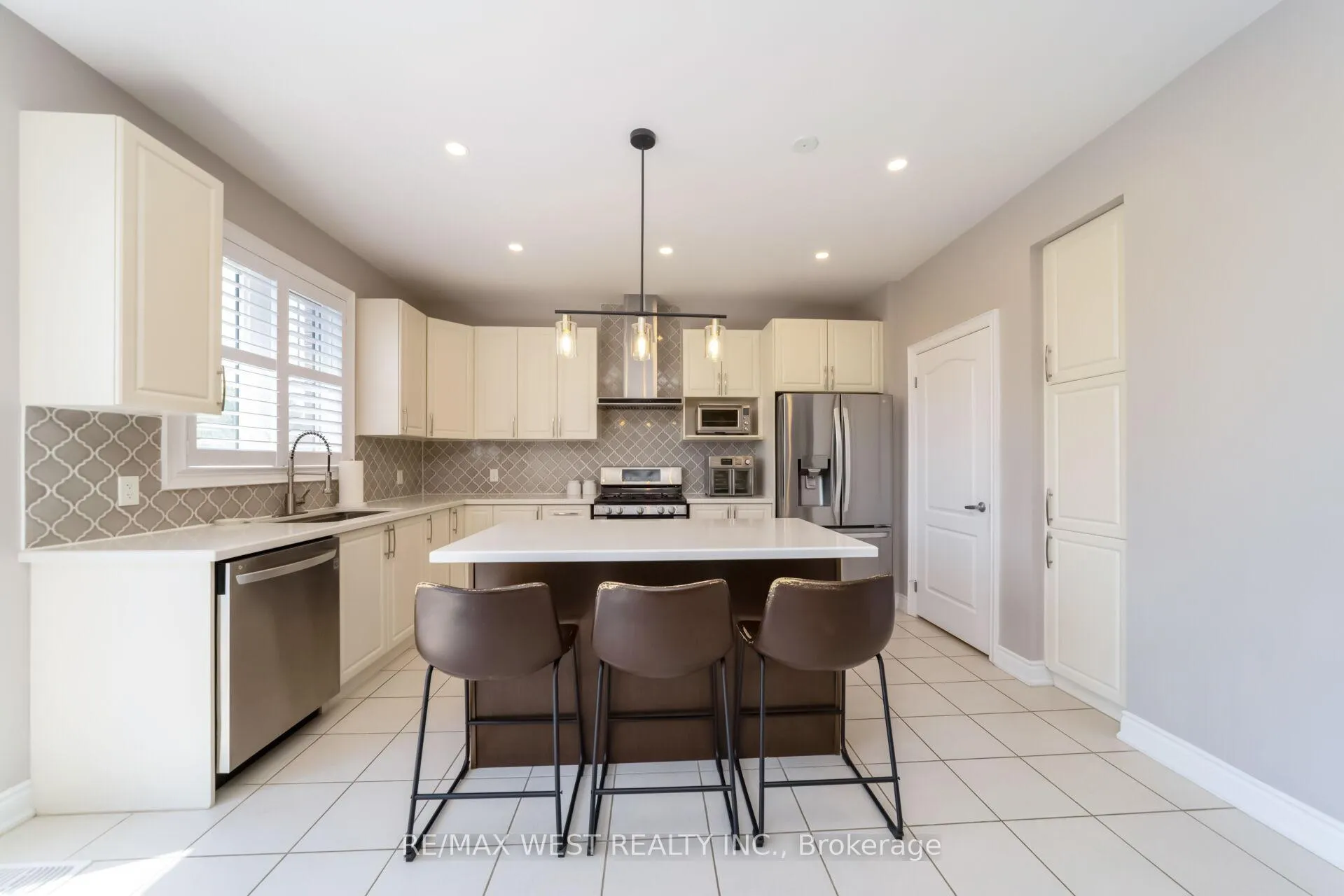 Photo 15 of 207 Symington Avenue, Oshawa, Windfields — HOMEH