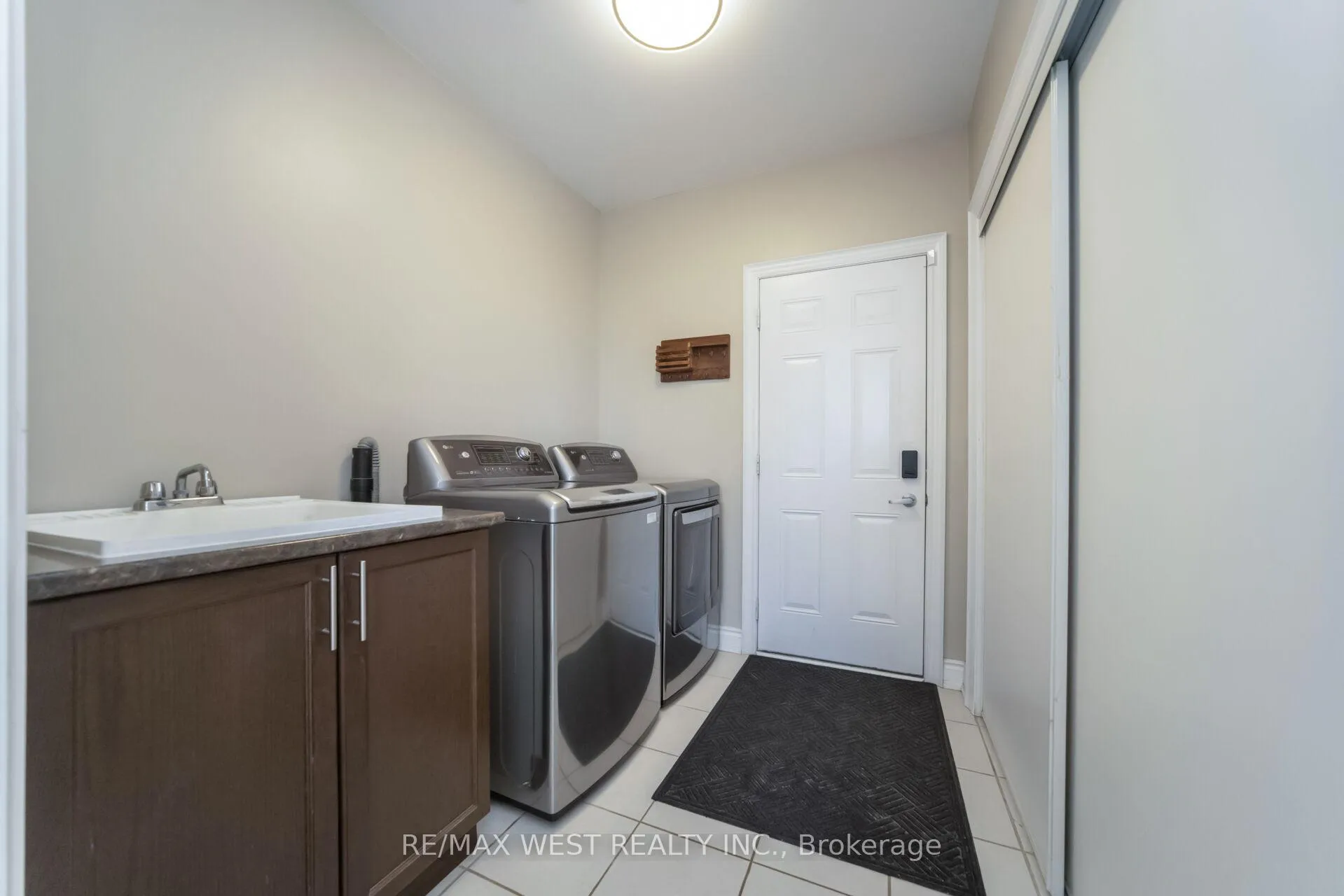 Photo 18 of 207 Symington Avenue, Oshawa, Windfields — HOMEH