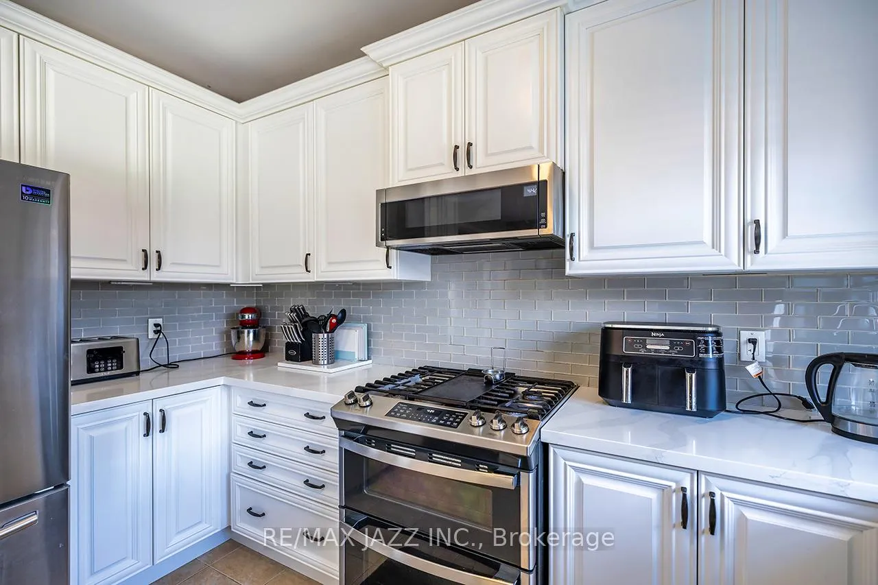 Photo 19 of 38 Pollock Avenue, Brock, Beaverton — HOMEH