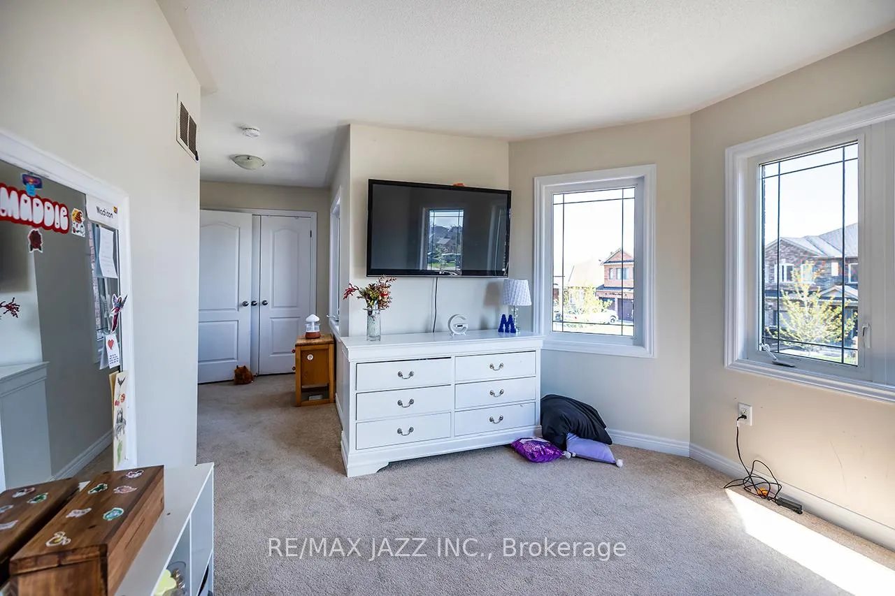 Photo 32 of 38 Pollock Avenue, Brock, Beaverton — HOMEH