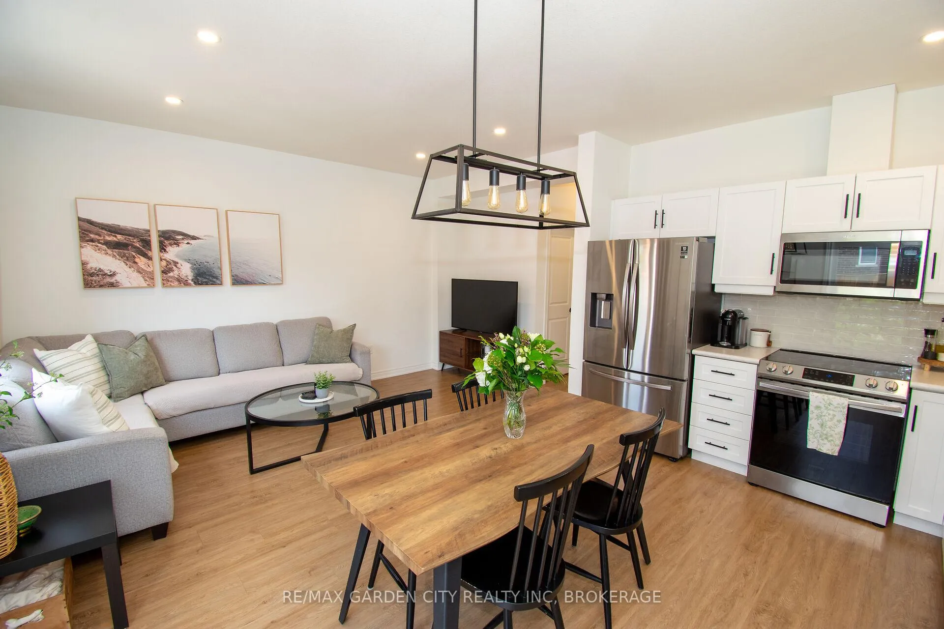 Photo 9 of 15 Lymburner Street, Pelham, Fonthill — HOMEH