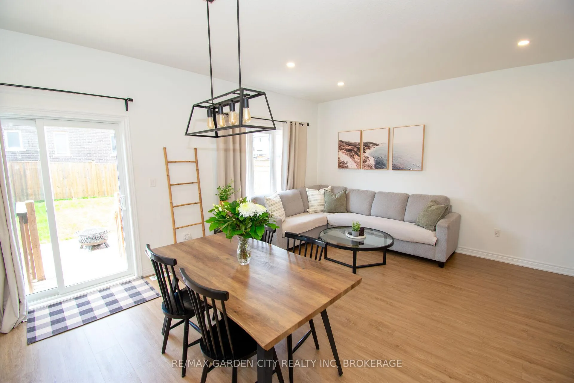Photo 10 of 15 Lymburner Street, Pelham, Fonthill — HOMEH