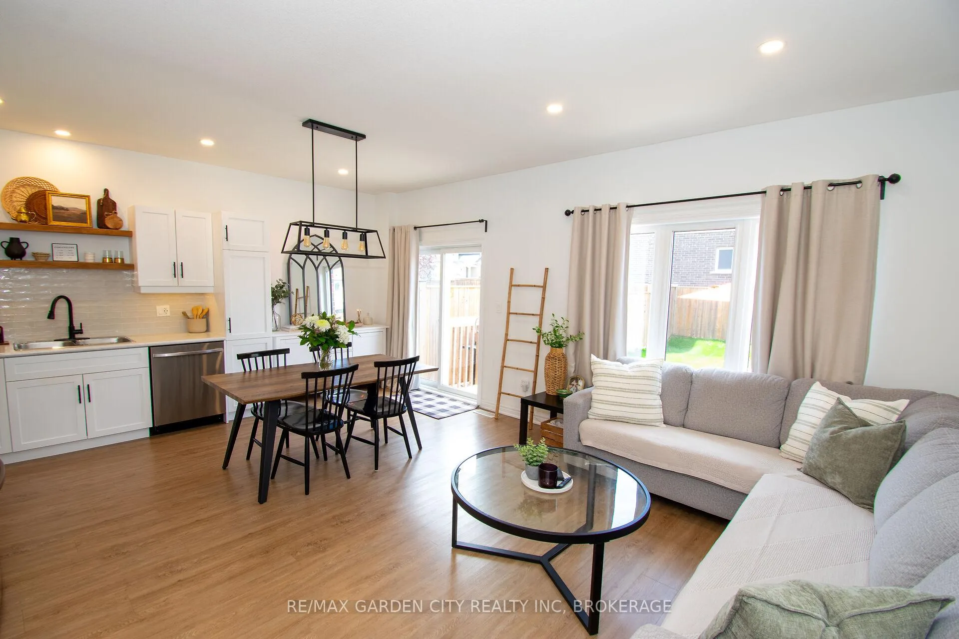Photo 11 of 15 Lymburner Street, Pelham, Fonthill — HOMEH