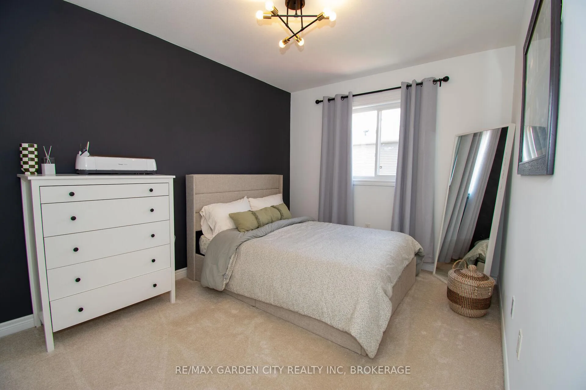 Photo 24 of 15 Lymburner Street, Pelham, Fonthill — HOMEH