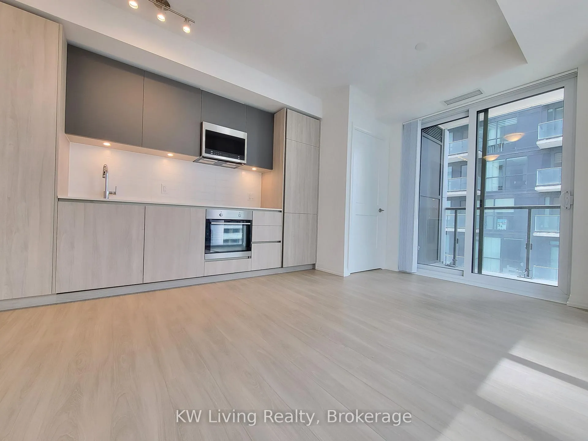 Photo 6 of Unit 2203, 8 Widmer Street, Toronto, Waterfront Communities — HOMEH
