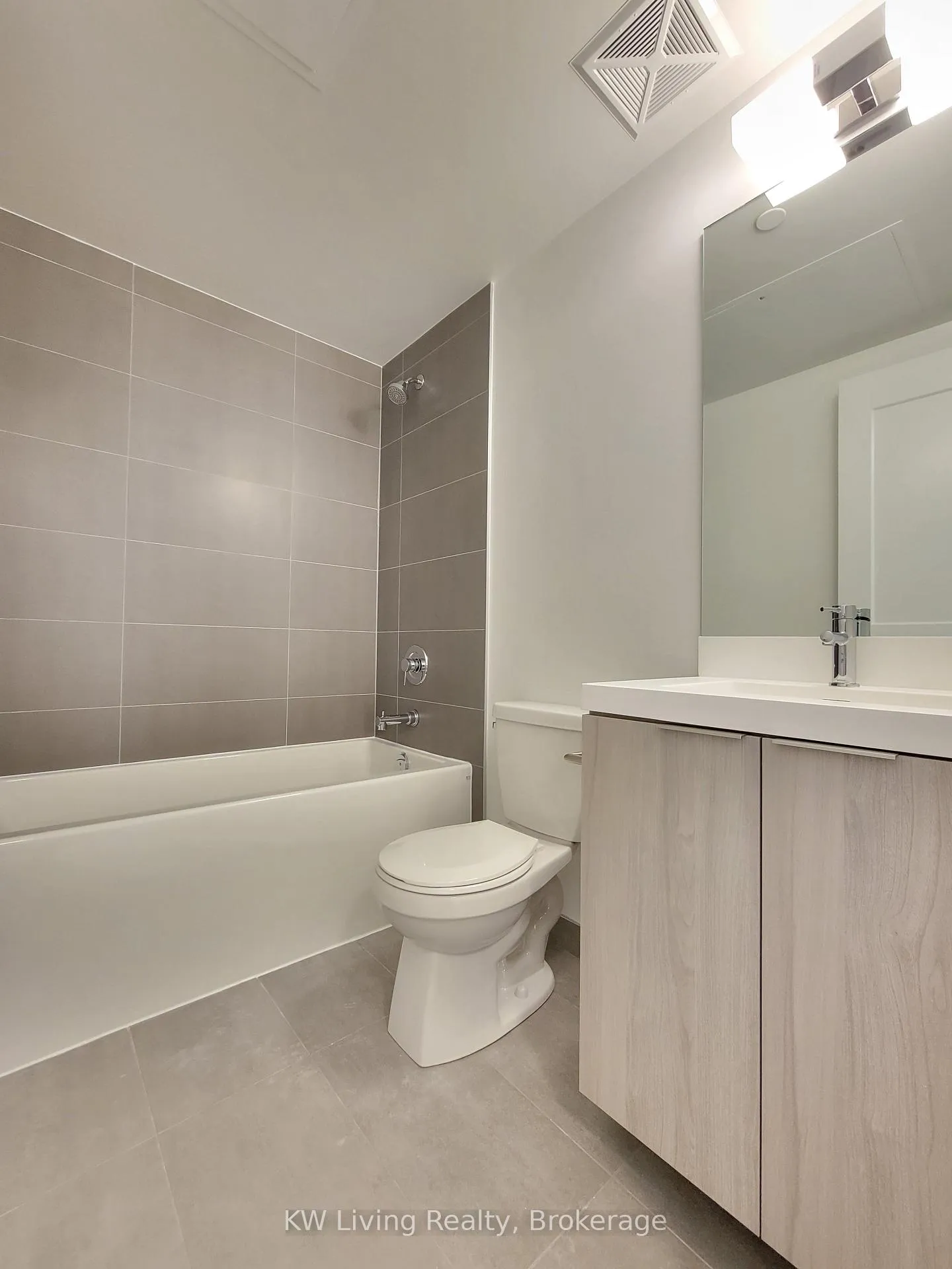 Photo 10 of Unit 2203, 8 Widmer Street, Toronto, Waterfront Communities — HOMEH