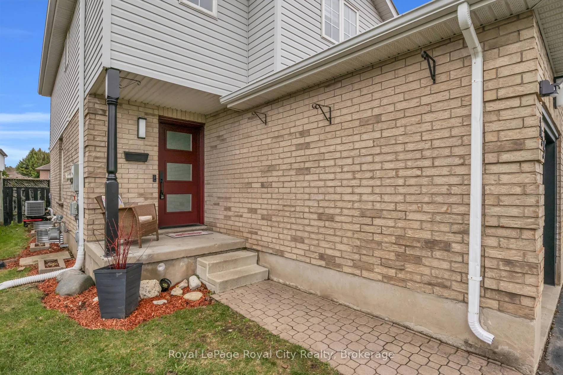 Photo 5 of 155 Stephanie Drive, Guelph, Willow West/Sugarbush/West Acres — HOMEH