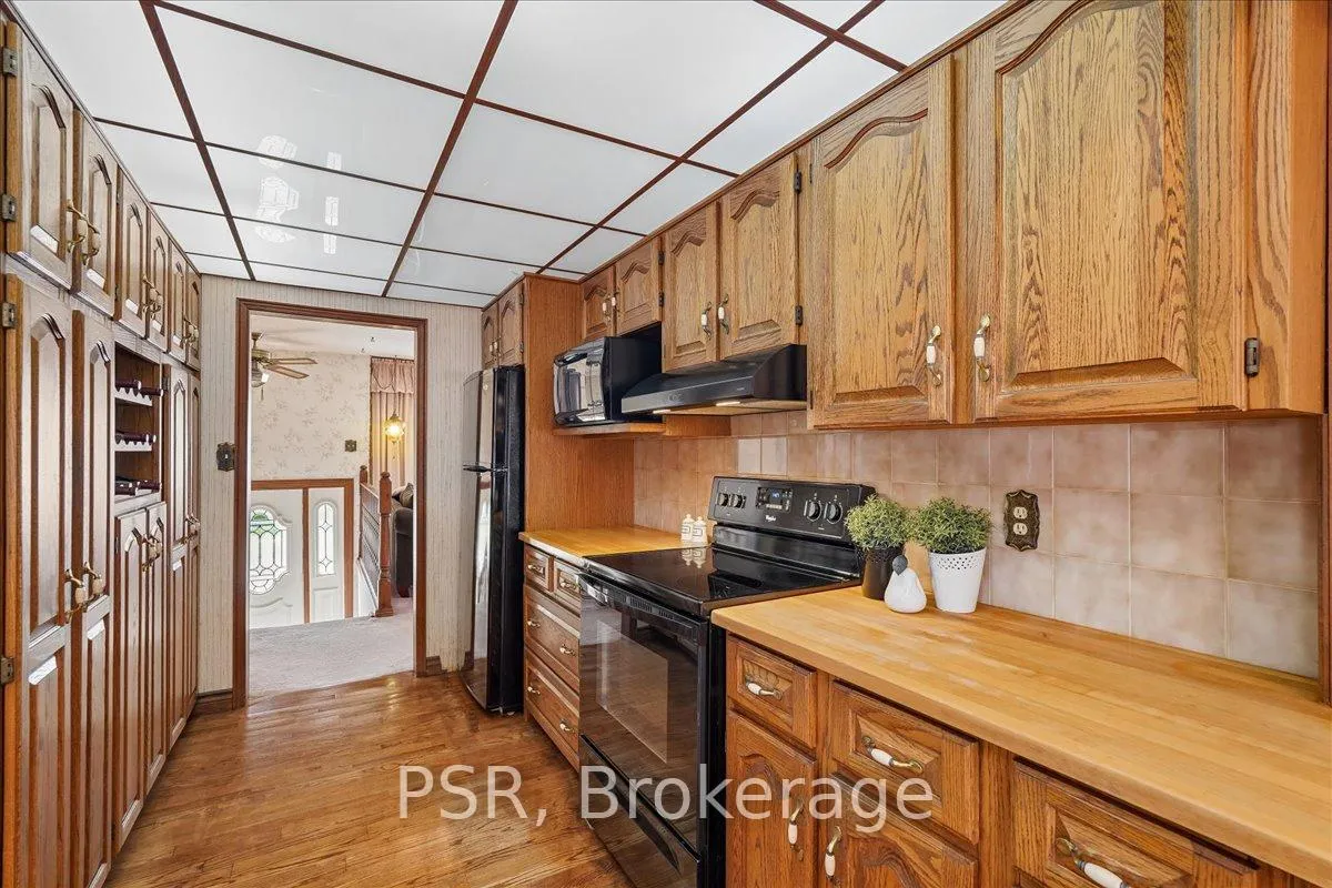 Photo 8 of 2204 Cartier Crescent, Burlington, Brant Hills — HOMEH