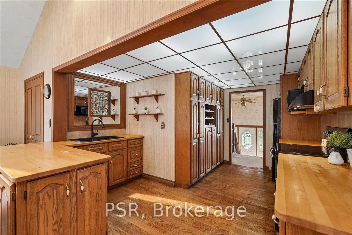 Photo 9 of 2204 Cartier Crescent, Burlington, Brant Hills — HOMEH
