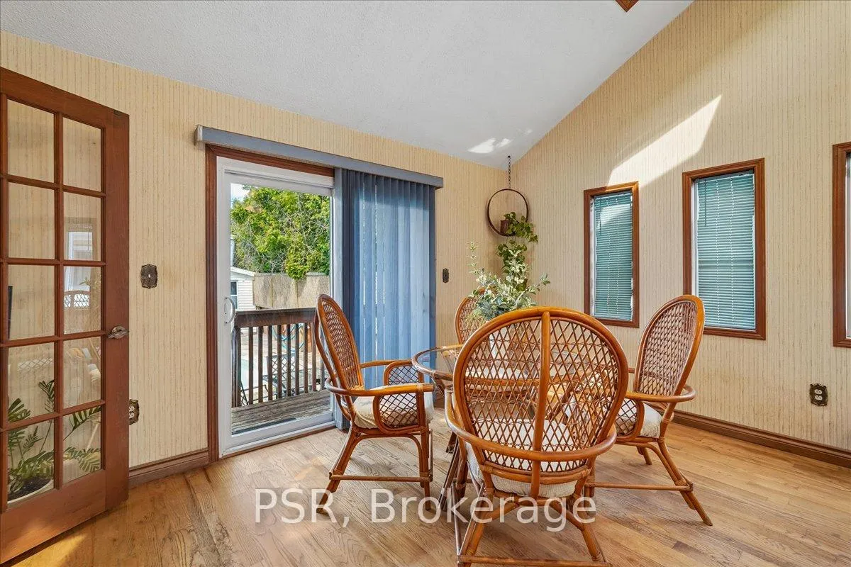Photo 13 of 2204 Cartier Crescent, Burlington, Brant Hills — HOMEH