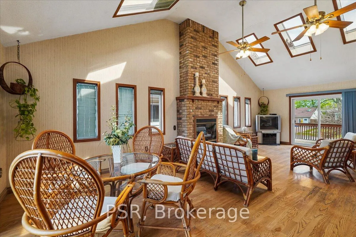 Photo 14 of 2204 Cartier Crescent, Burlington, Brant Hills — HOMEH