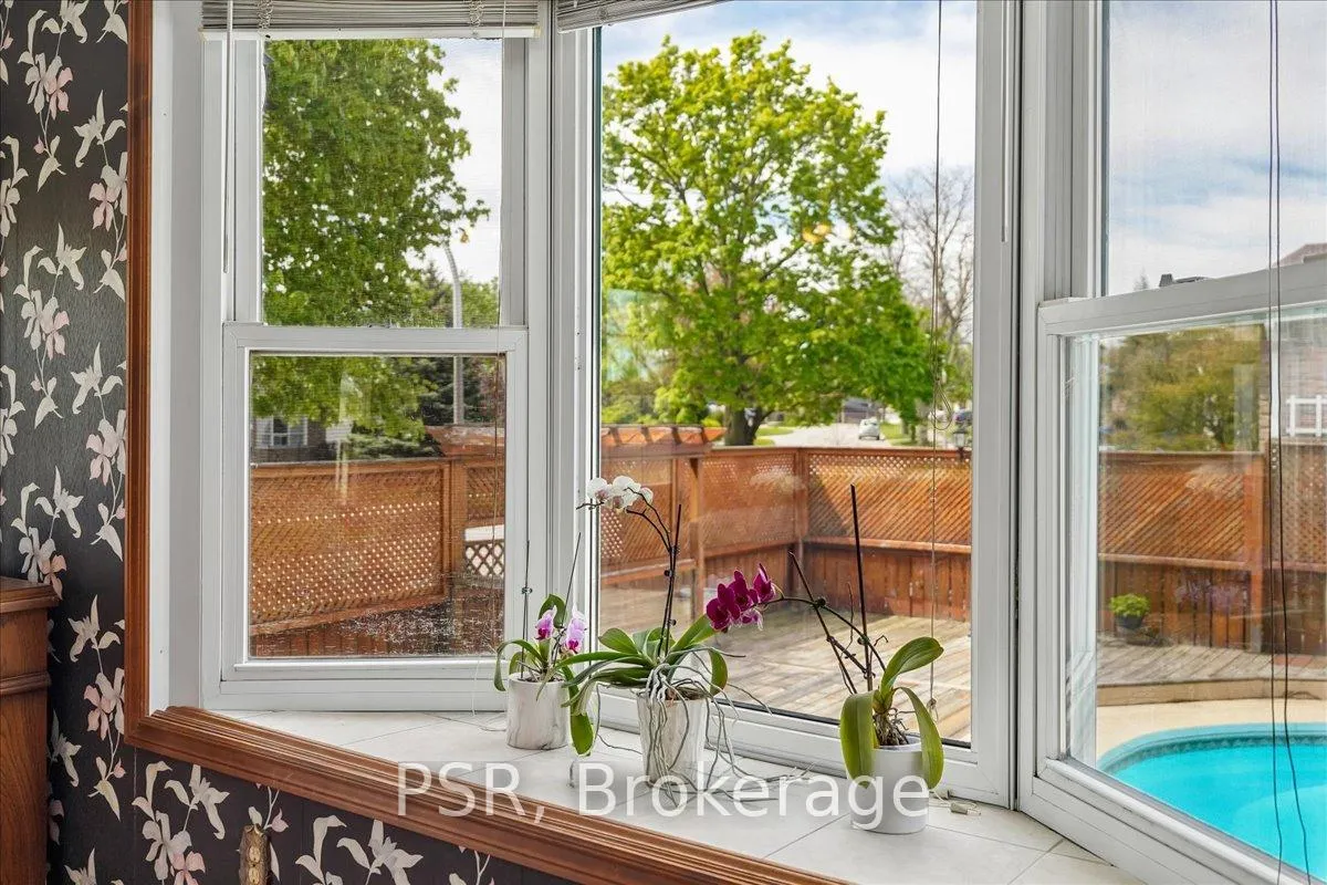 Photo 18 of 2204 Cartier Crescent, Burlington, Brant Hills — HOMEH
