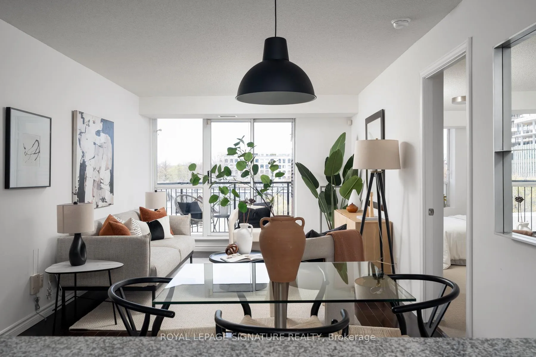 Photo 4 of Unit 621, 1000 King Street W, Toronto, Niagara — HOMEH