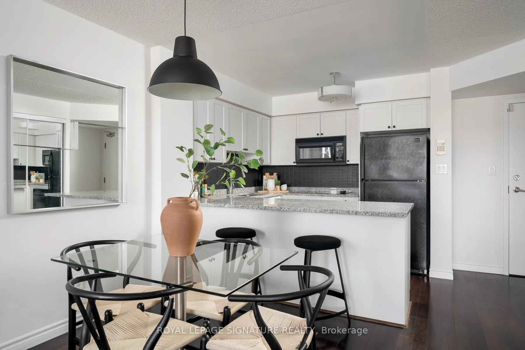 Photo 11 of Unit 621, 1000 King Street W, Toronto, Niagara — HOMEH
