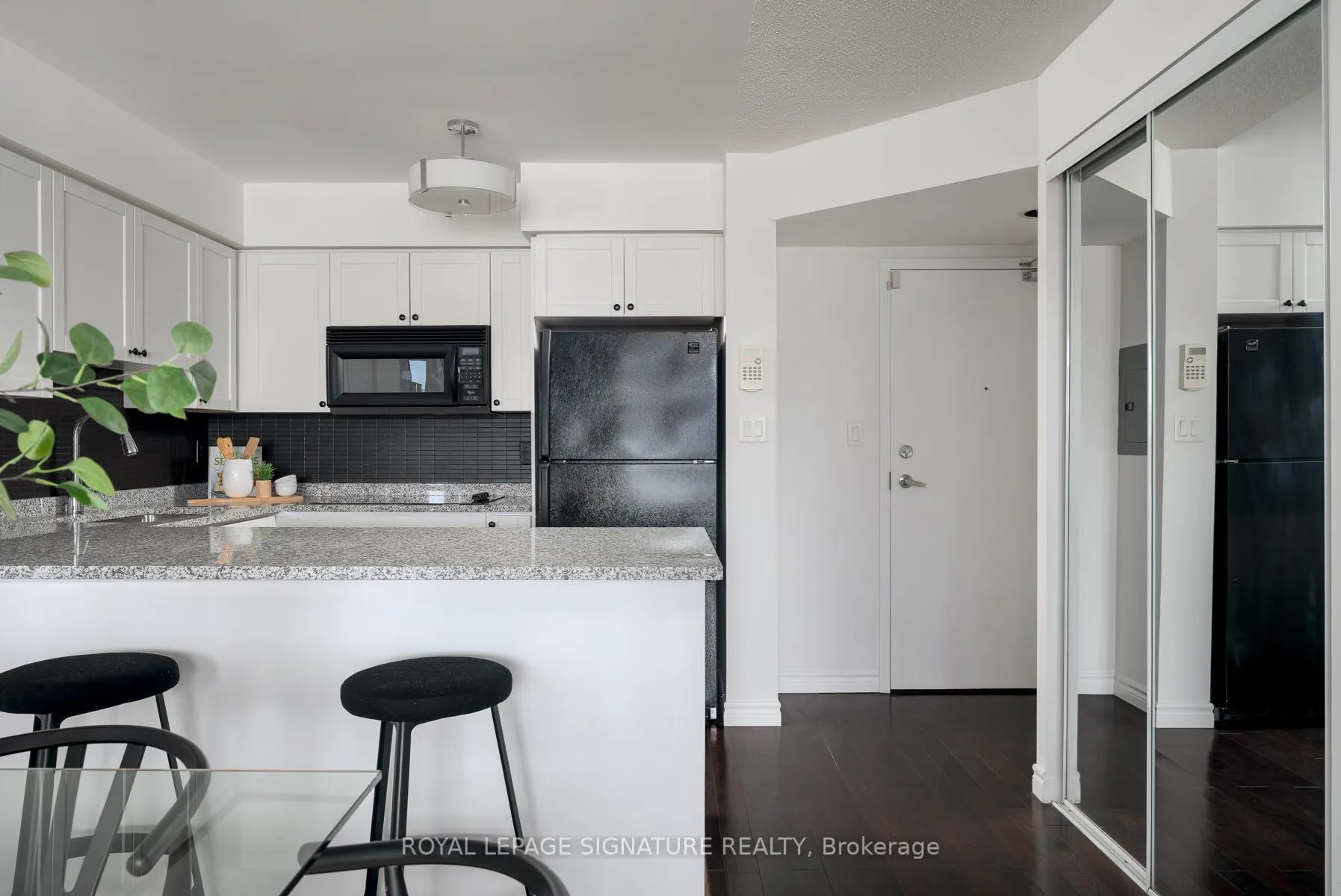 Photo 15 of Unit 621, 1000 King Street W, Toronto, Niagara — HOMEH