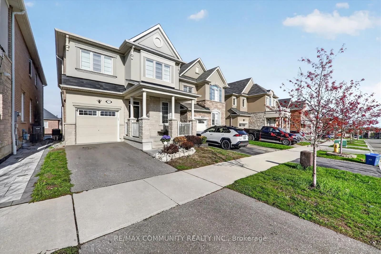 Photo 3 of 2725 Sapphire Drive, Pickering, Rural Pickering — HOMEH