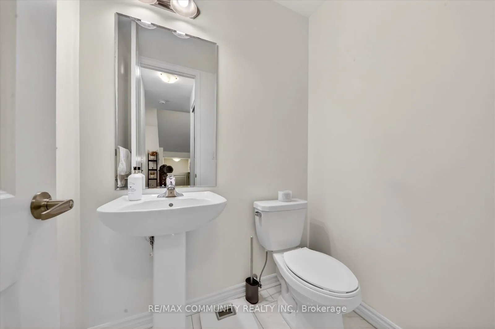 Photo 17 of 2725 Sapphire Drive, Pickering, Rural Pickering — HOMEH