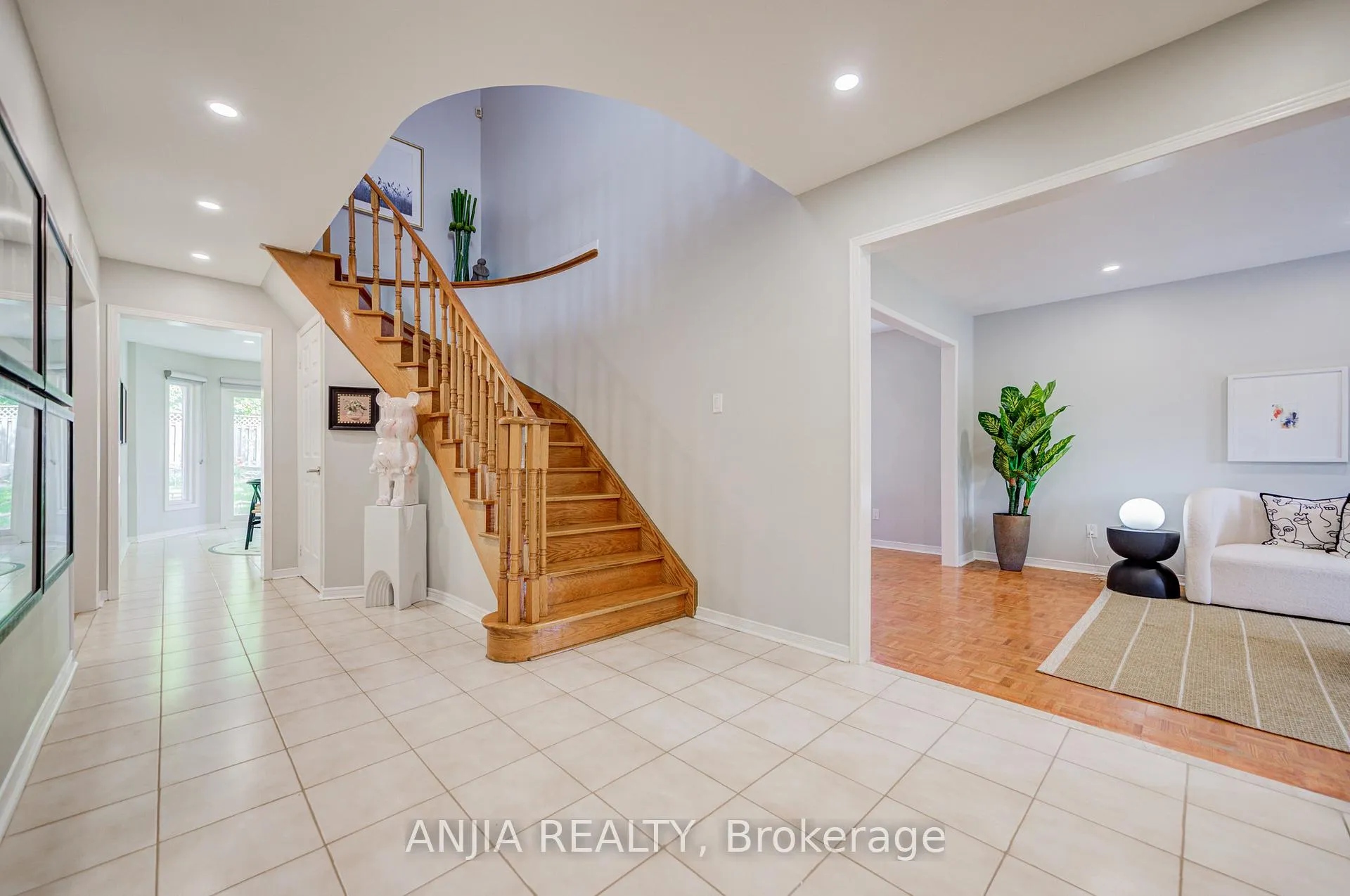Photo 5 of 90 Olivewood Drive, Markham, Middlefield — HOMEH