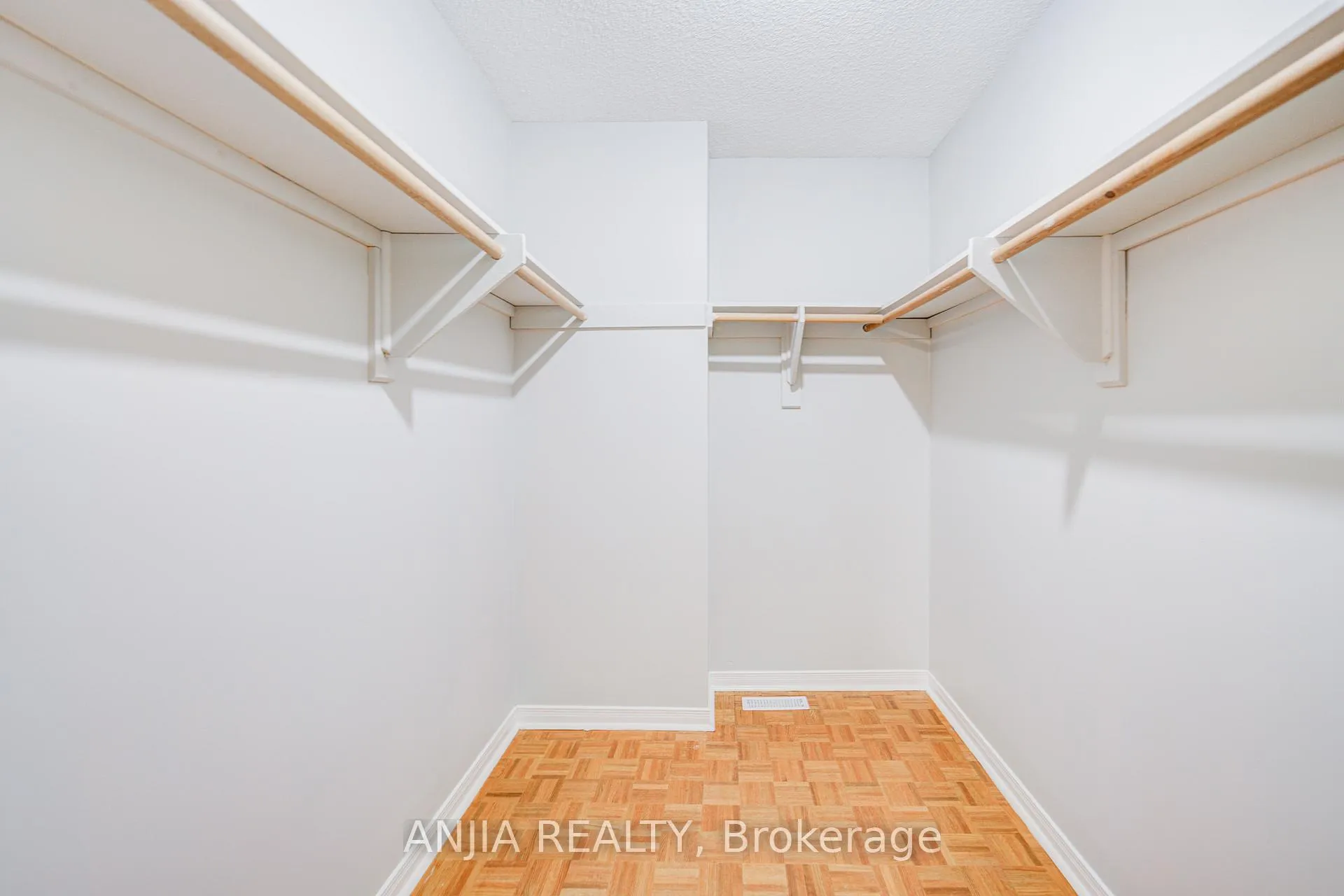 Photo 28 of 90 Olivewood Drive, Markham, Middlefield — HOMEH
