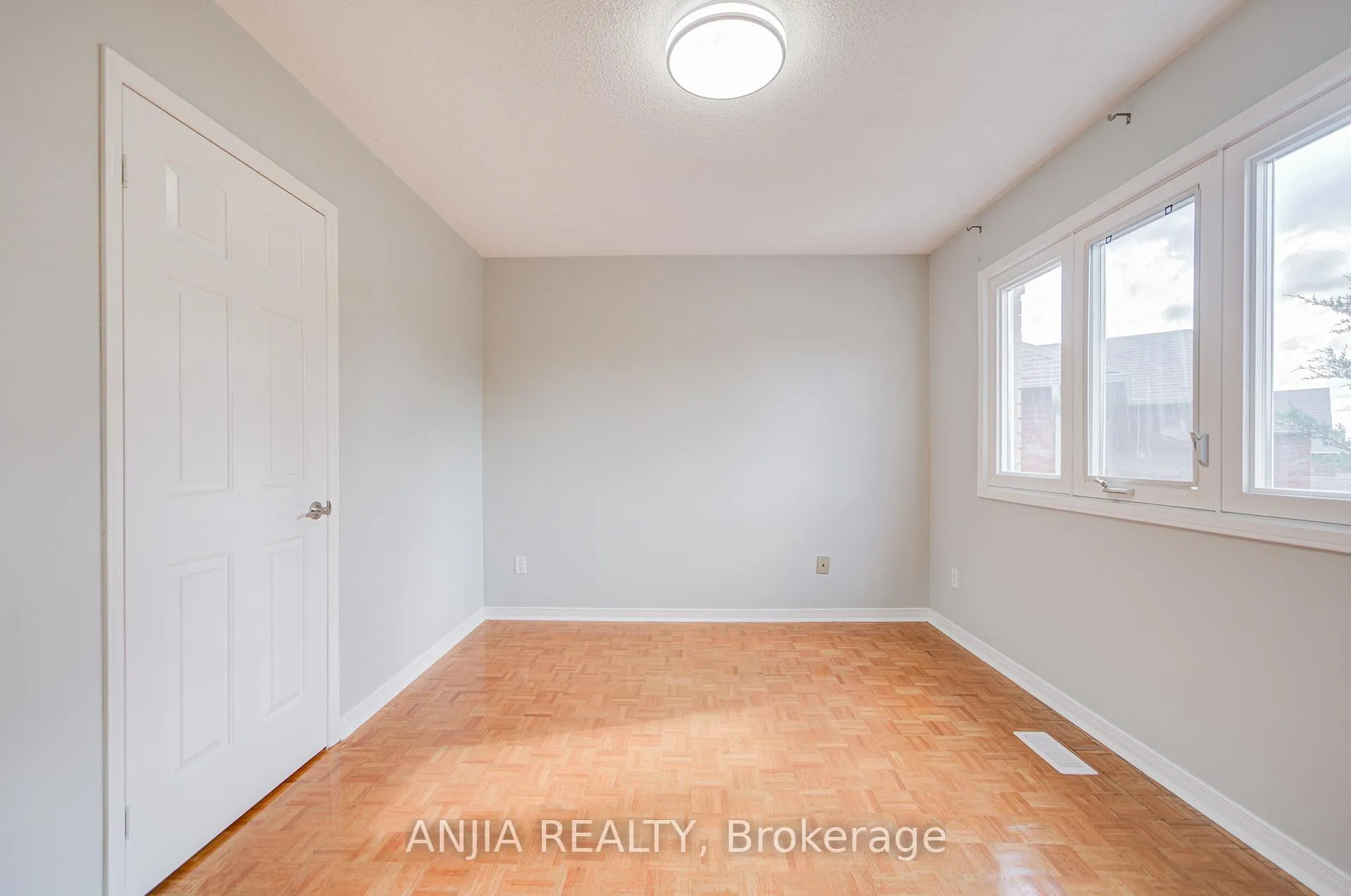 Photo 36 of 90 Olivewood Drive, Markham, Middlefield — HOMEH