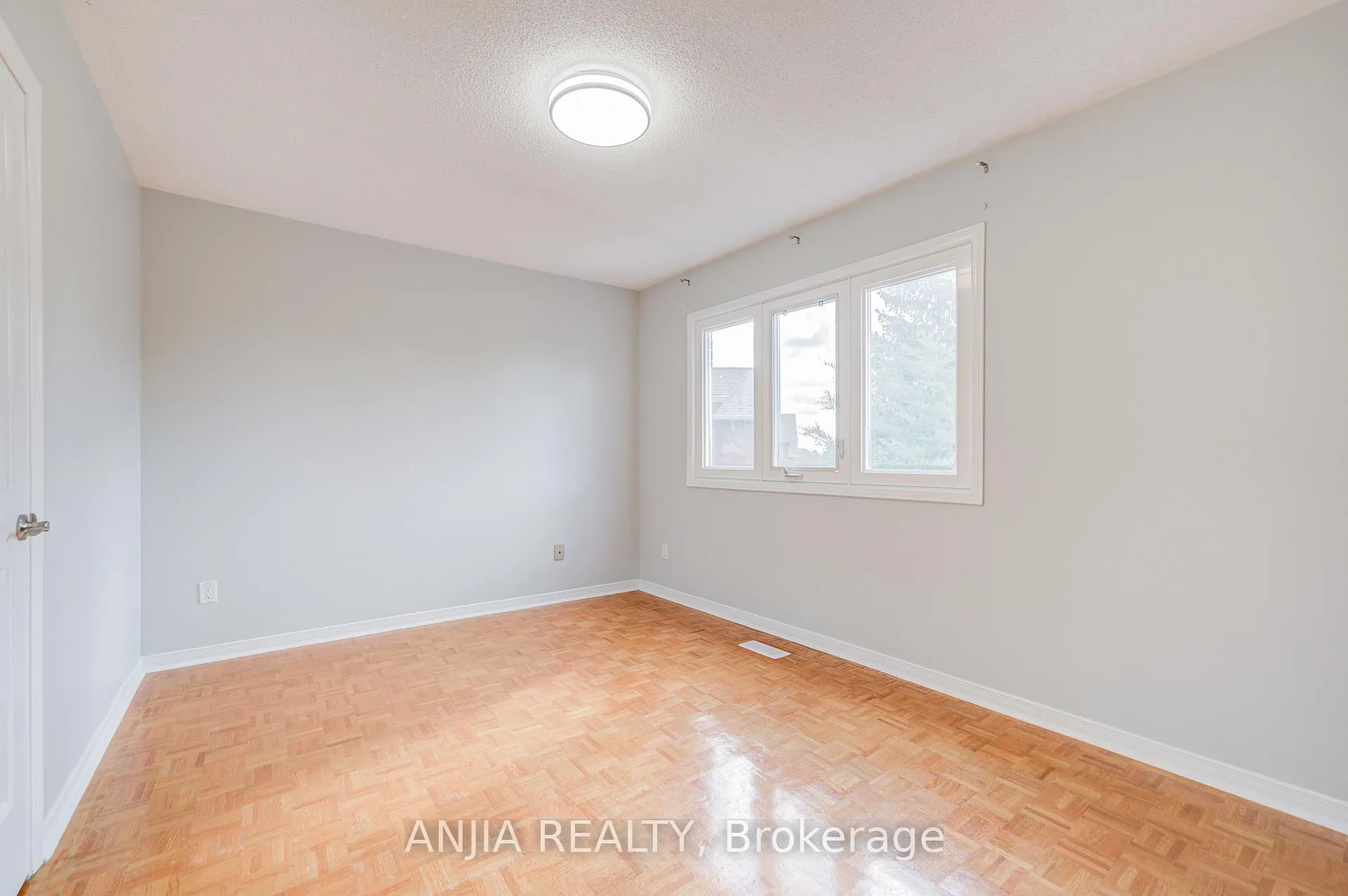 Photo 37 of 90 Olivewood Drive, Markham, Middlefield — HOMEH