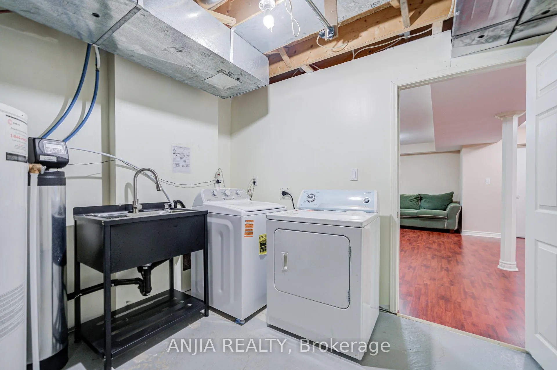 Photo 43 of 90 Olivewood Drive, Markham, Middlefield — HOMEH