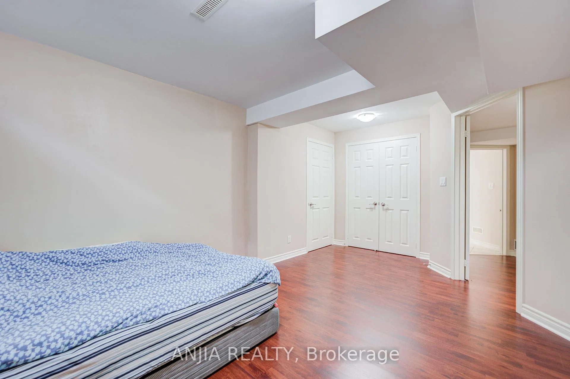Photo 44 of 90 Olivewood Drive, Markham, Middlefield — HOMEH