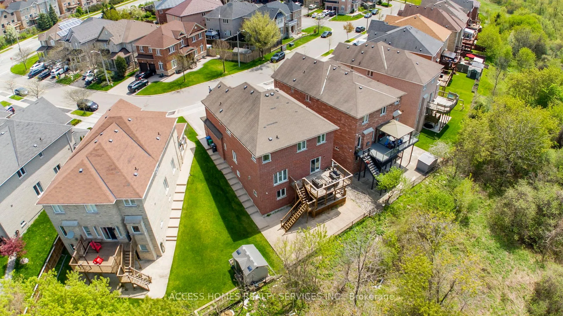 Photo 5 of 14 Fahey Drive, Brampton, Bram West — HOMEH