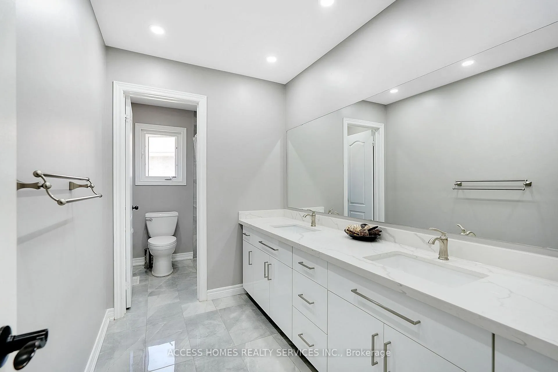 Photo 25 of 14 Fahey Drive, Brampton, Bram West — HOMEH