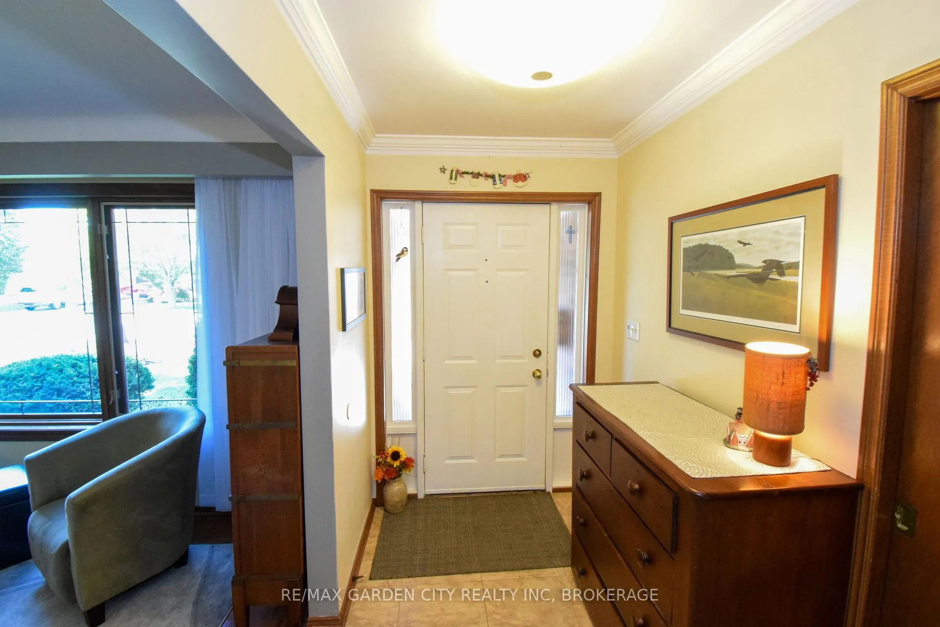 Photo 8 of 40 Belair Drive, St. Catharines, Port Dalhousie — HOMEH