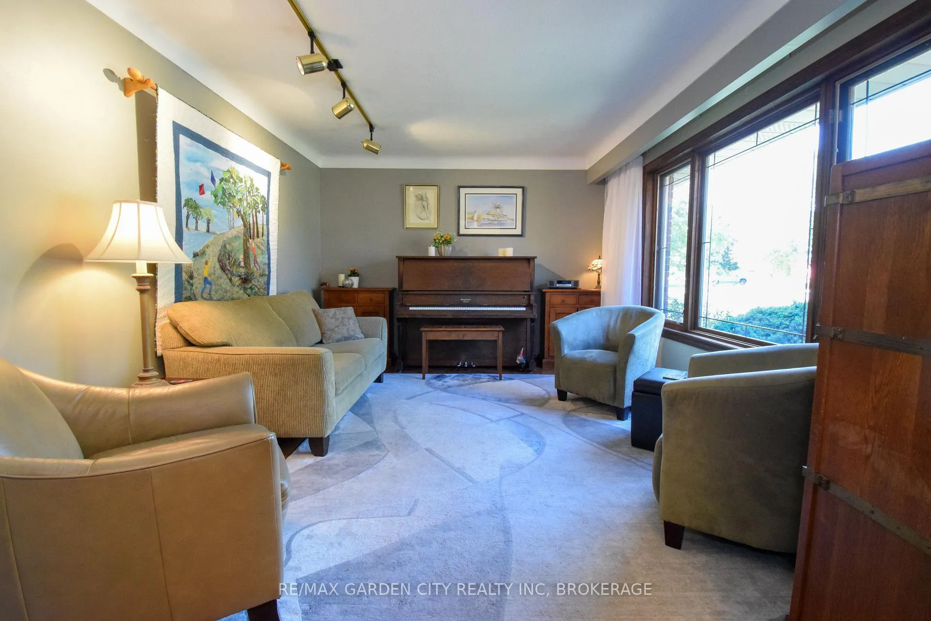 Photo 12 of 40 Belair Drive, St. Catharines, Port Dalhousie — HOMEH