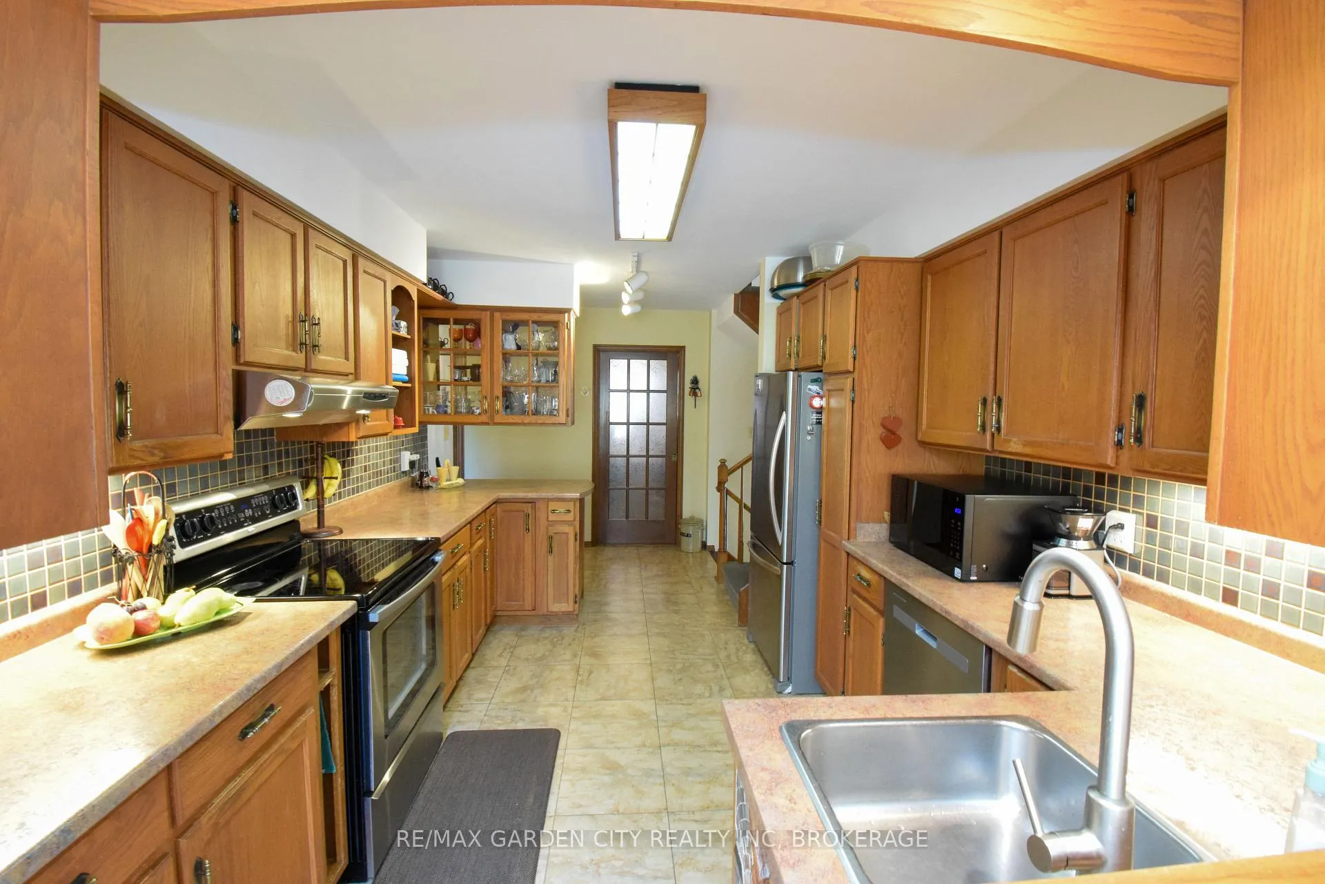 Photo 13 of 40 Belair Drive, St. Catharines, Port Dalhousie — HOMEH