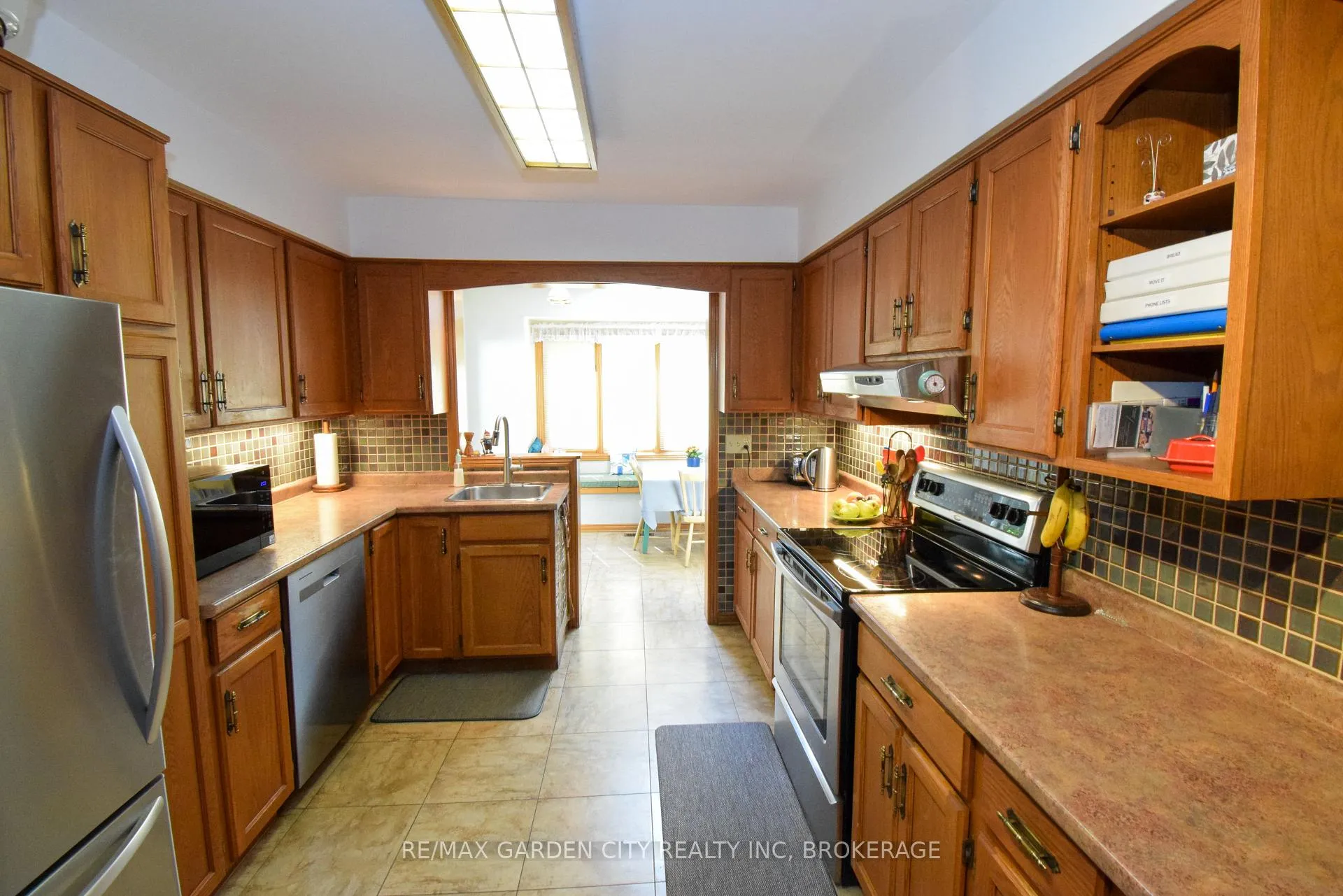 Photo 15 of 40 Belair Drive, St. Catharines, Port Dalhousie — HOMEH