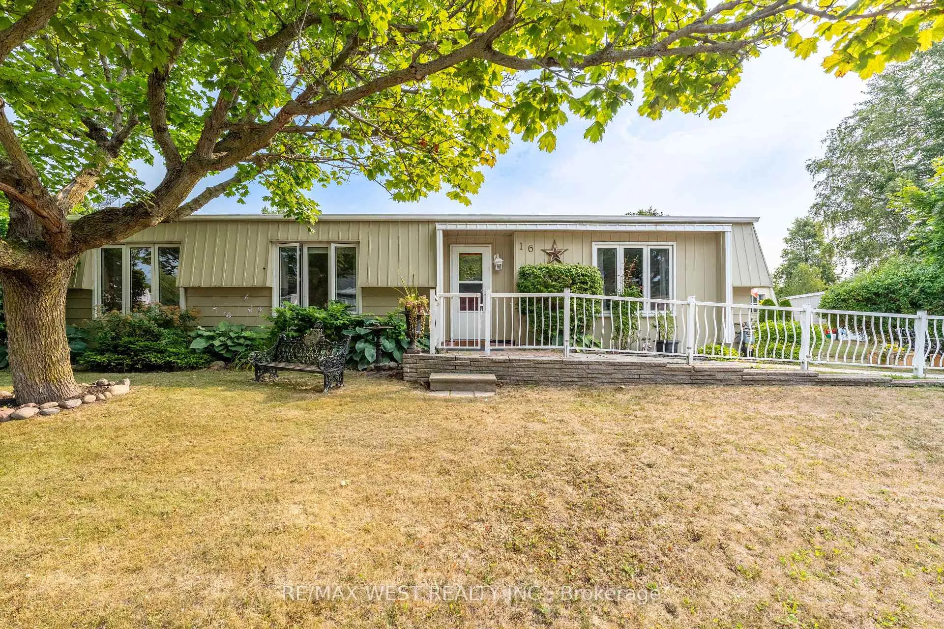 Photo 1 of 16 Wheelhouse Drive, Clarington, Bowmanville — HOMEH