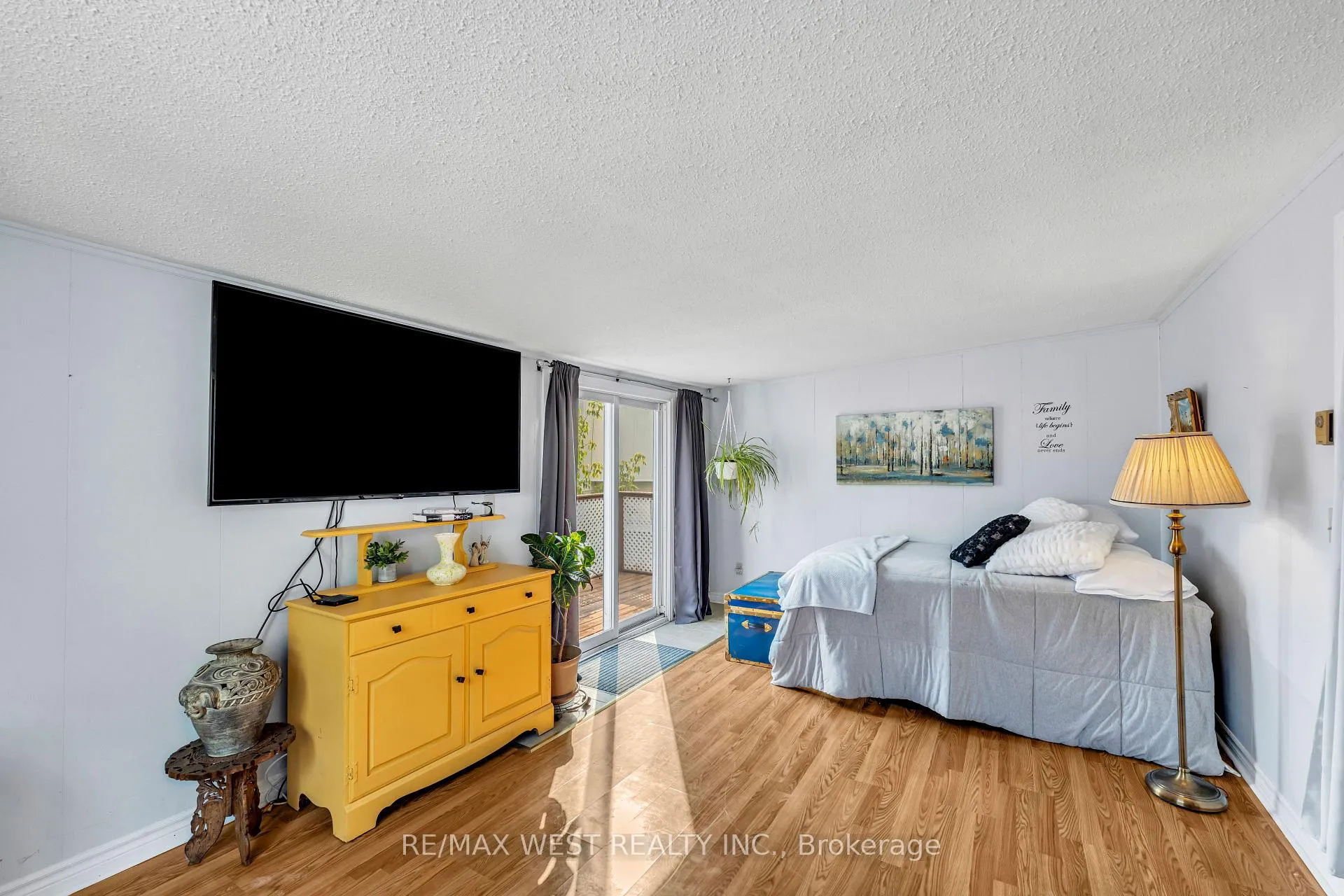 Photo 6 of 16 Wheelhouse Drive, Clarington, Bowmanville — HOMEH