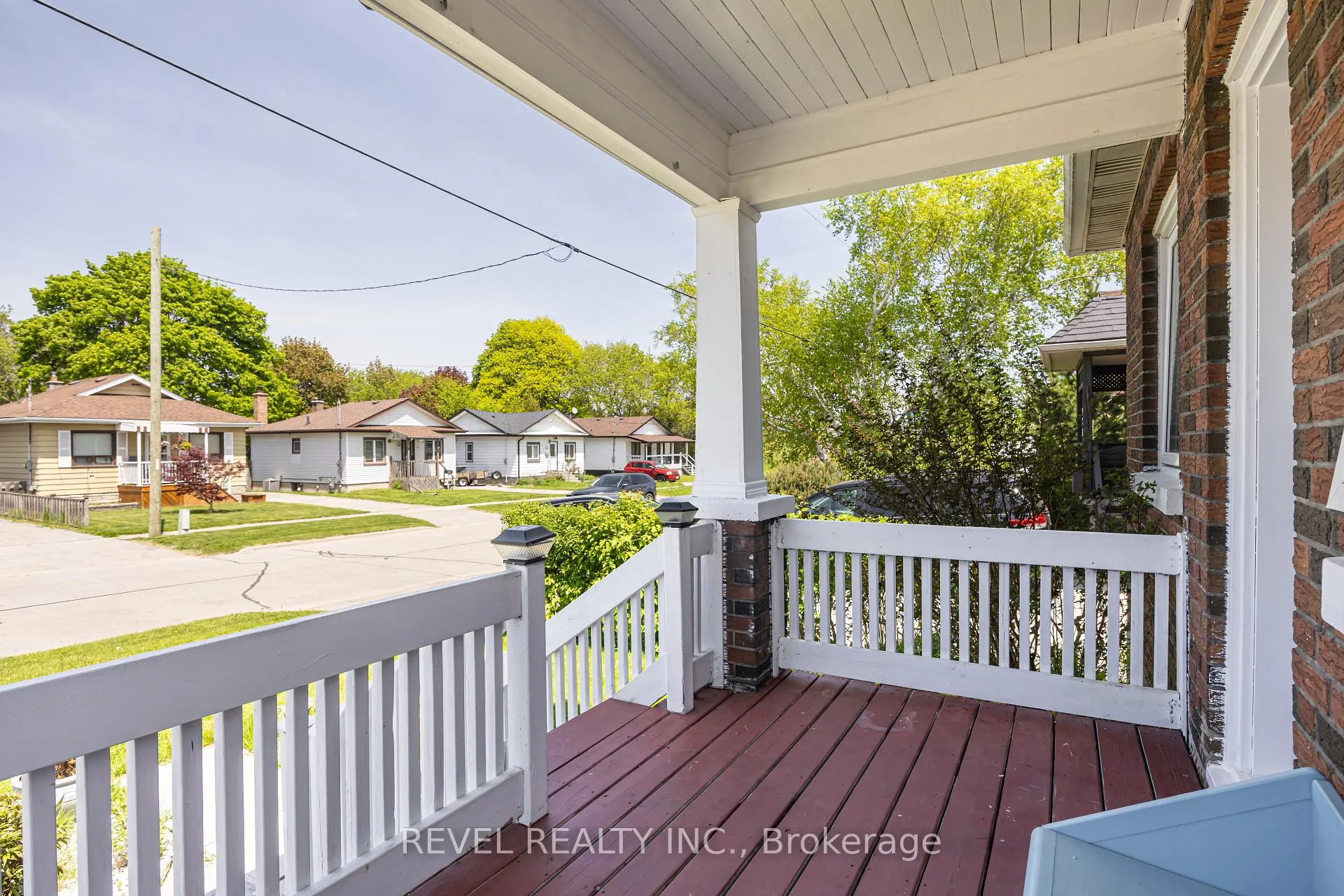 Photo 3 of 241 Annis Street, Oshawa, Lakeview — HOMEH