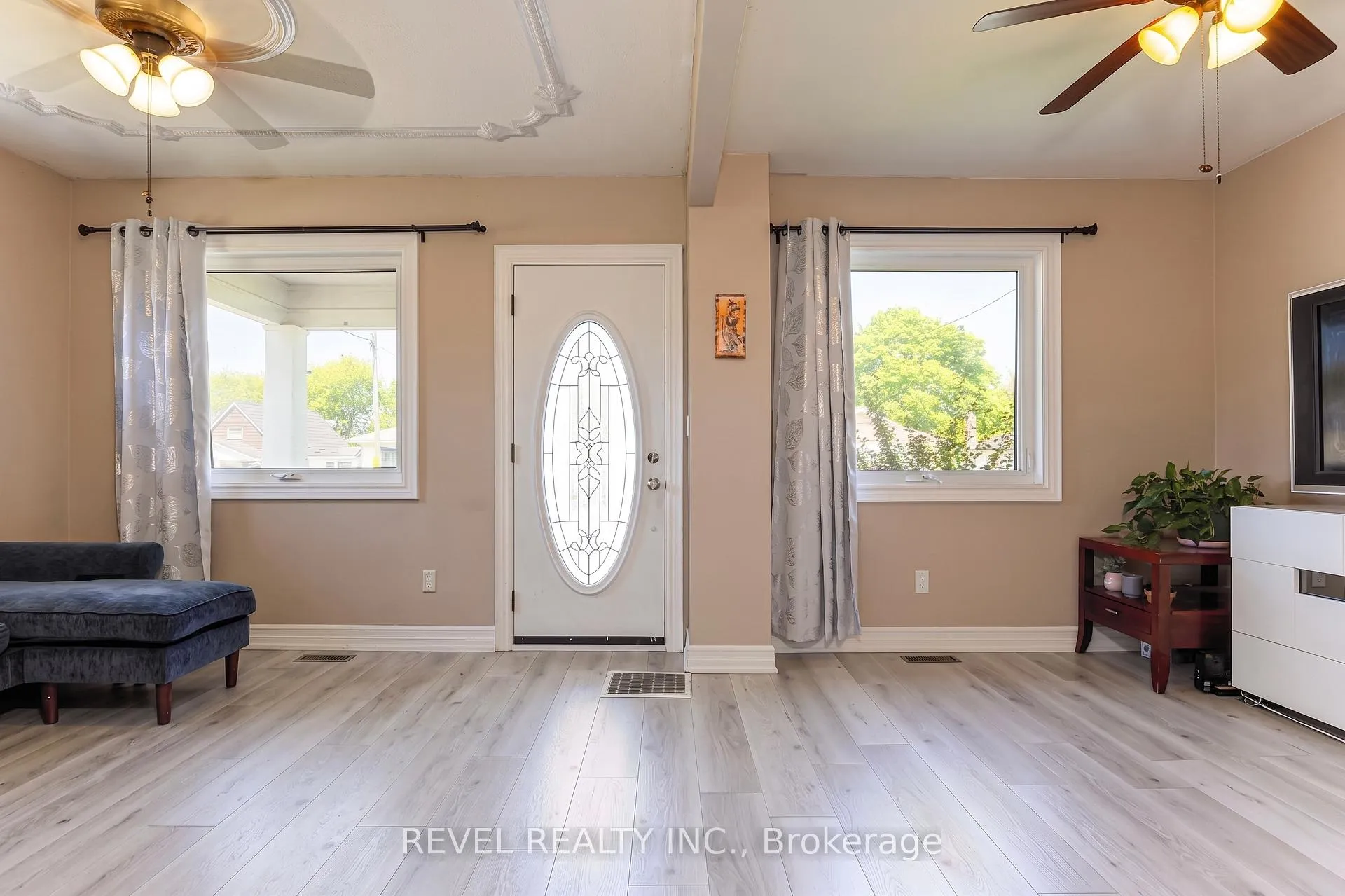 Photo 4 of 241 Annis Street, Oshawa, Lakeview — HOMEH