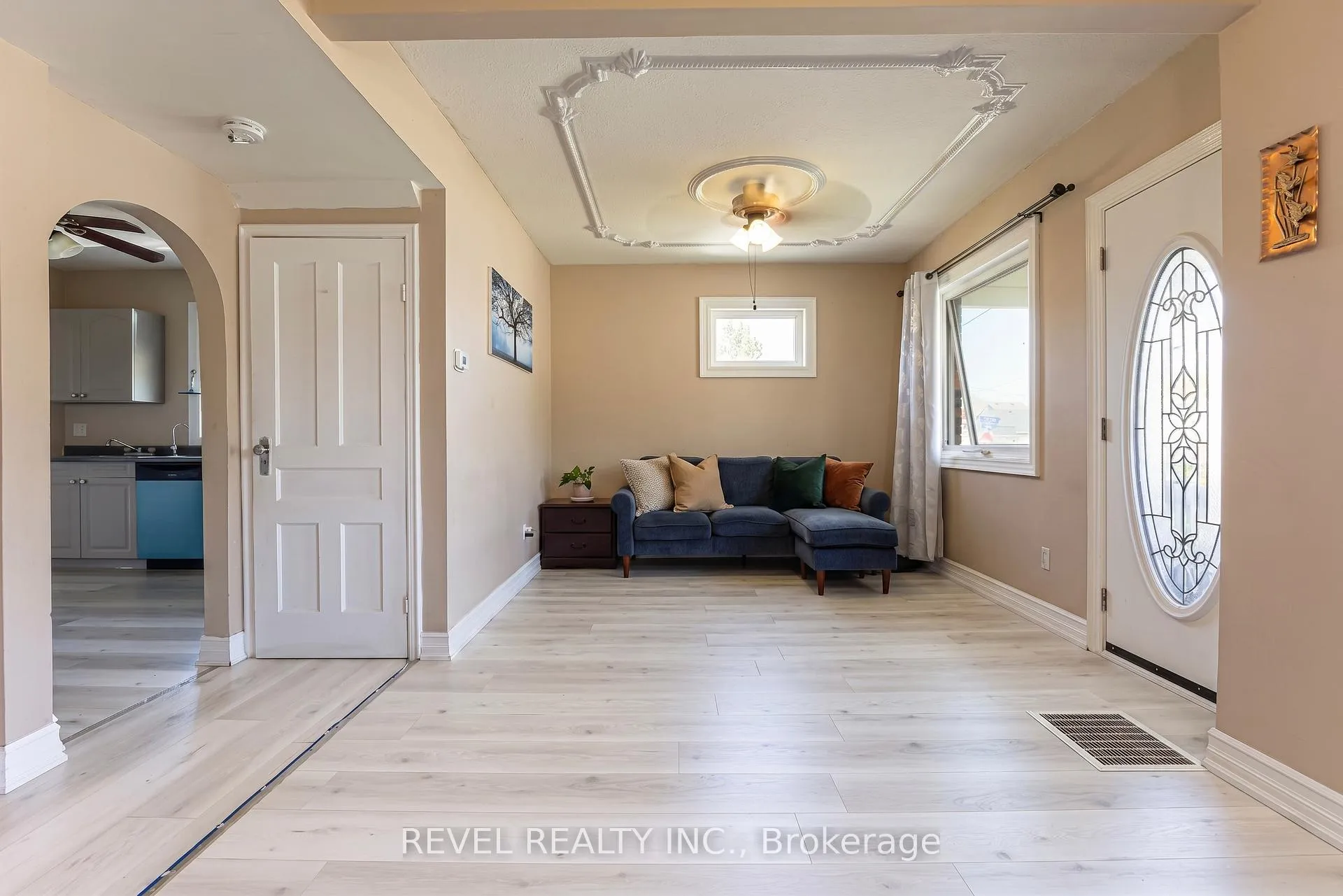 Photo 5 of 241 Annis Street, Oshawa, Lakeview — HOMEH