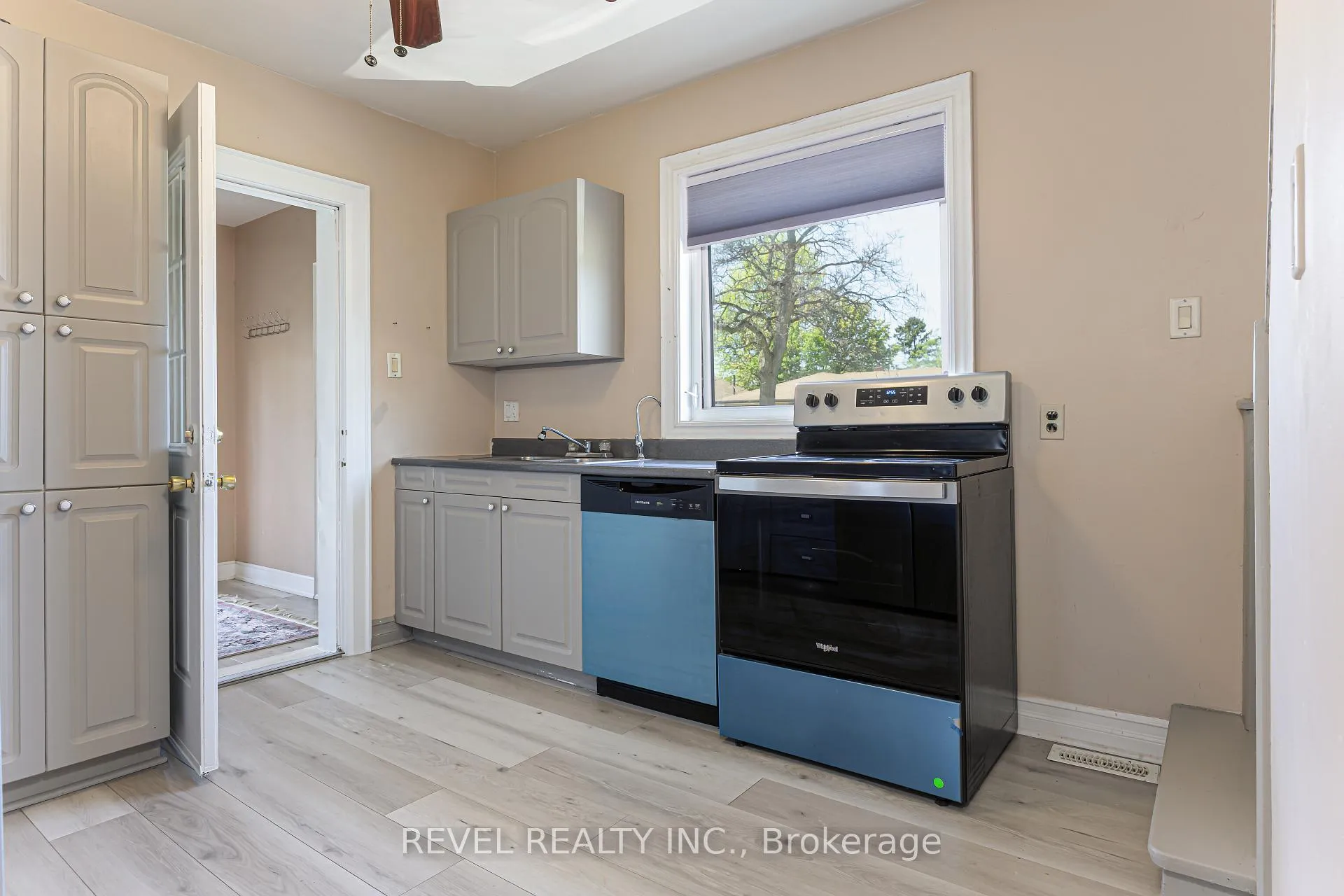 Photo 11 of 241 Annis Street, Oshawa, Lakeview — HOMEH