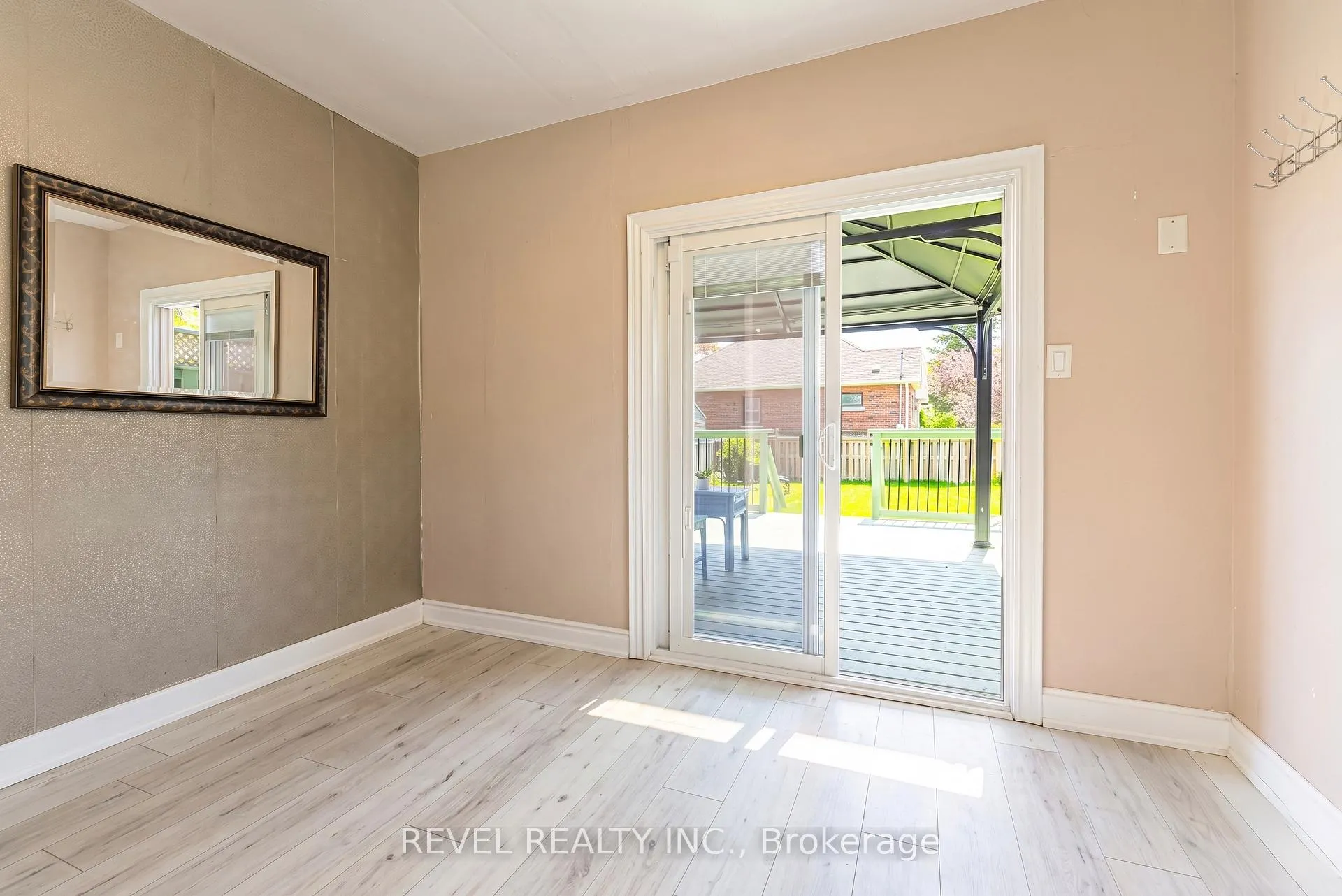 Photo 14 of 241 Annis Street, Oshawa, Lakeview — HOMEH