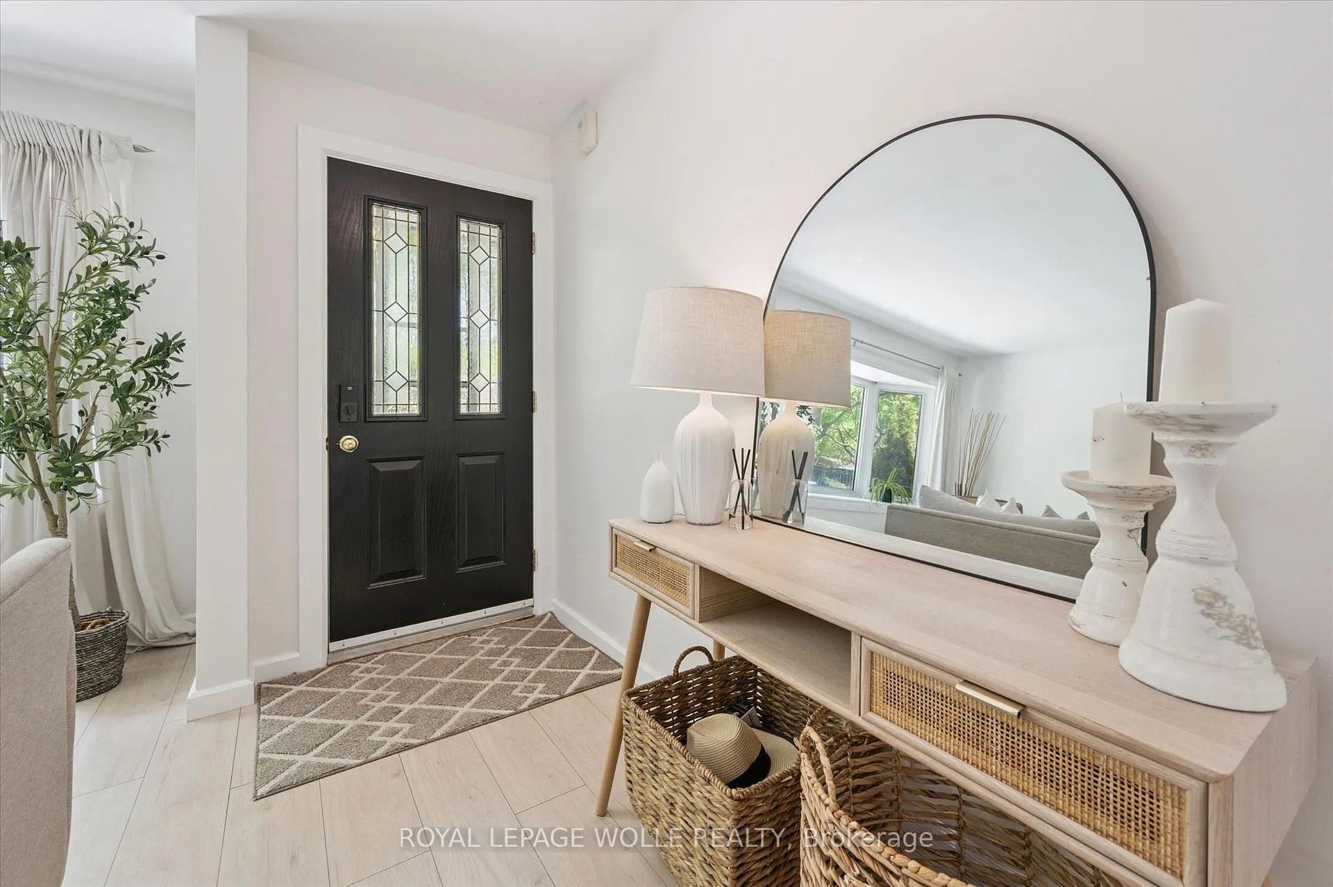 Photo 2 of 98 Chelsea Road, Kitchener — HOMEH